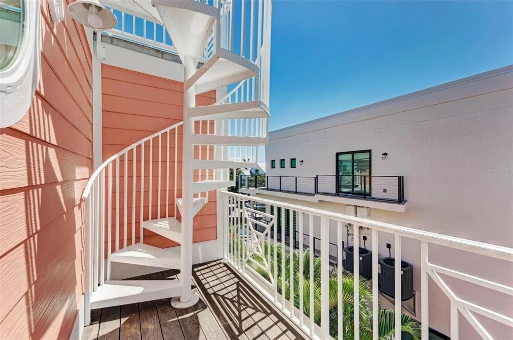 Photo of 203 N HARBOR DRIVE