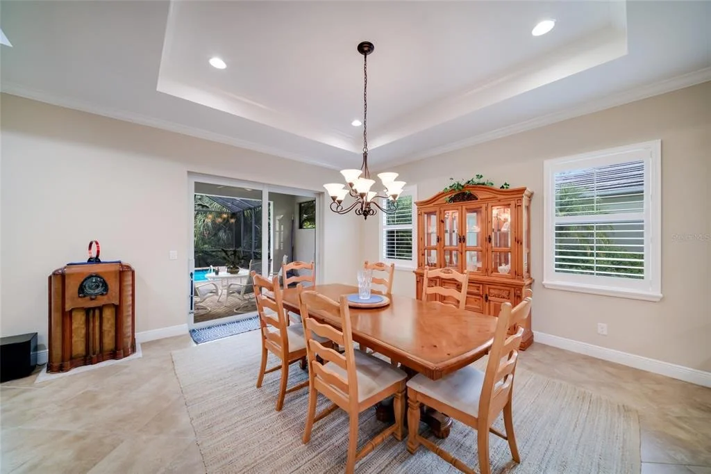 Photo of 921 RIVERSCAPE STREET