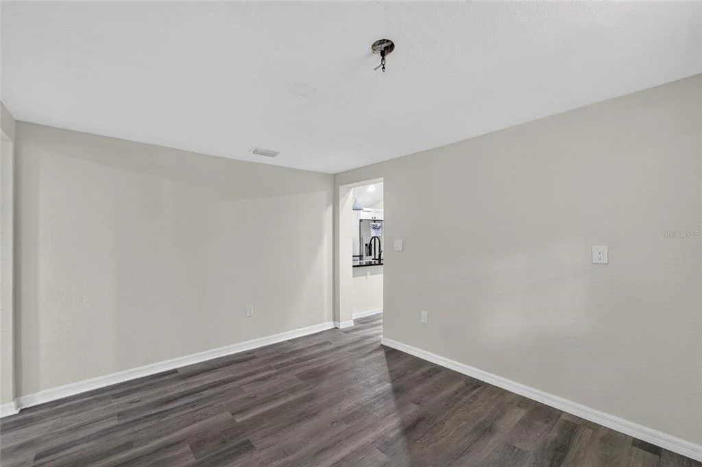 Photo of 8809 DYER ROAD