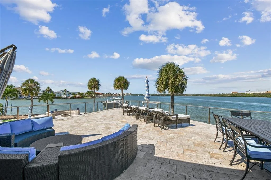 Photo of 582 JOHNS PASS AVENUE