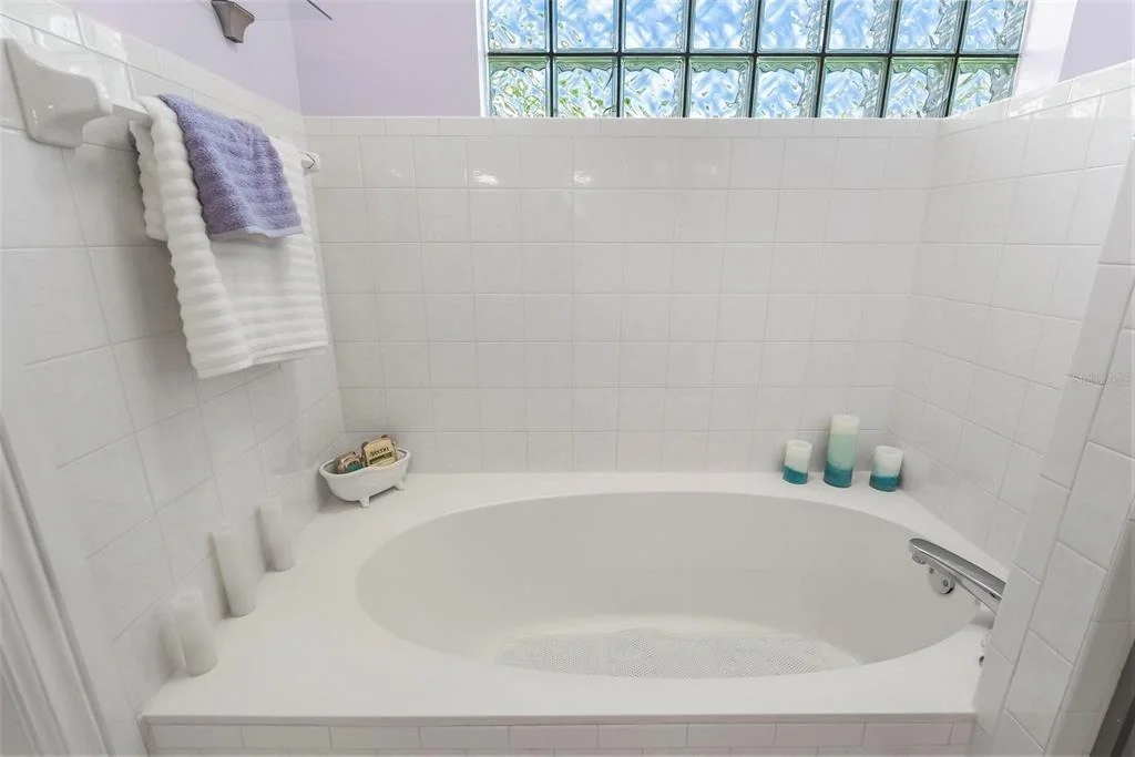 Photo of 27 WINDING CREEK WAY