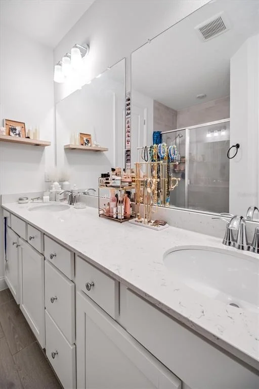 Photo of 2170 RAGLAN CIRCLE