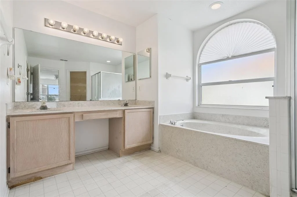 Photo of 523 ROCHESTER LOOP