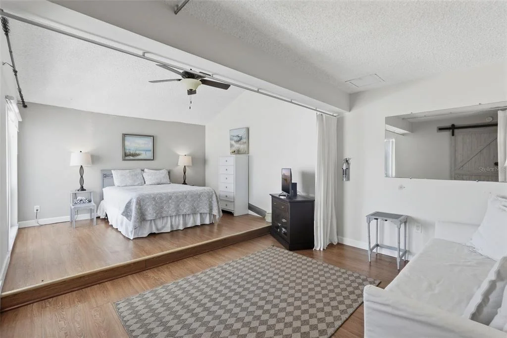 Photo of Unit F at 175 MEDALLION BOULEVARD
