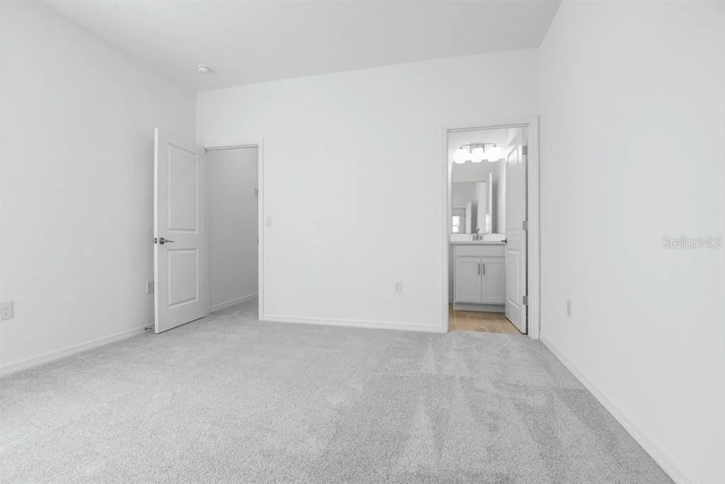 Photo of 846 JUNONIA BOULEVARD