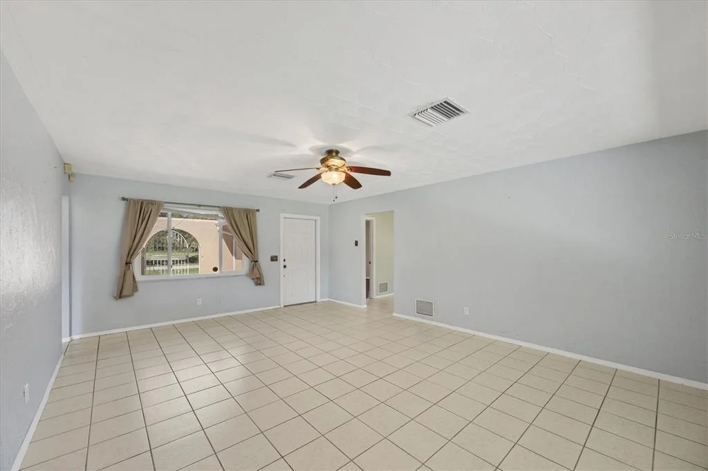 Photo of 1135 RANGE ROAD