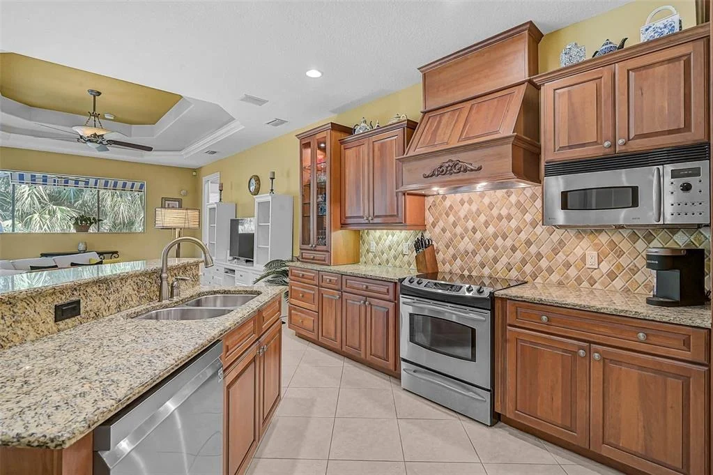 Photo of 11420 SAVANNAH LAKES DRIVE
