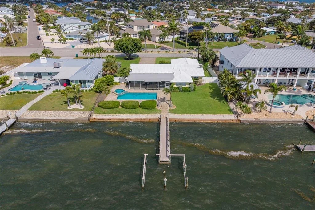 Photo of 633 KEY ROYALE DRIVE