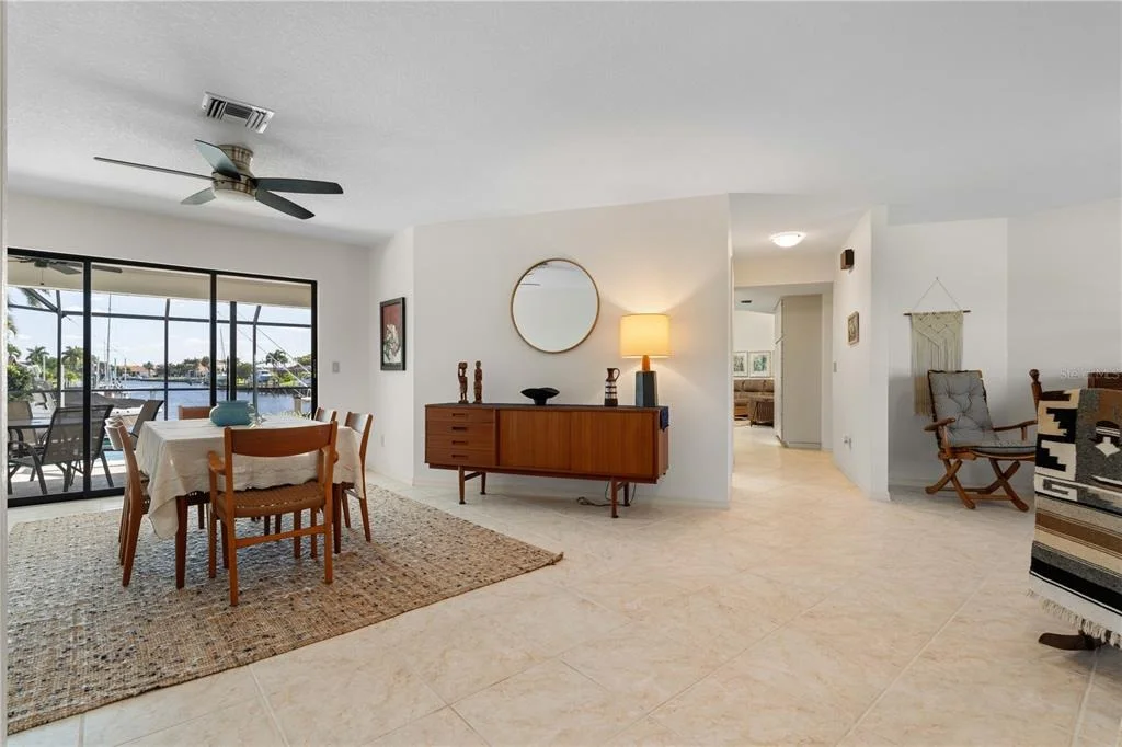 Photo of 308 COLONY POINT DRIVE