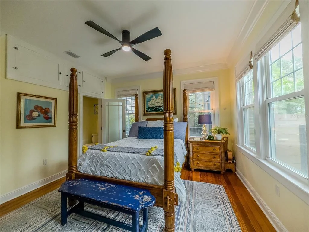 Photo of 4946 HALIFAX DRIVE