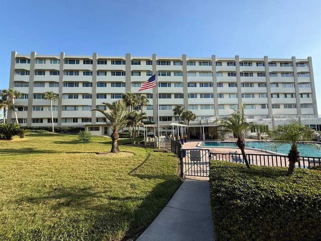 Photo of Unit 317A at 100 BLUFF VIEW DRIVE