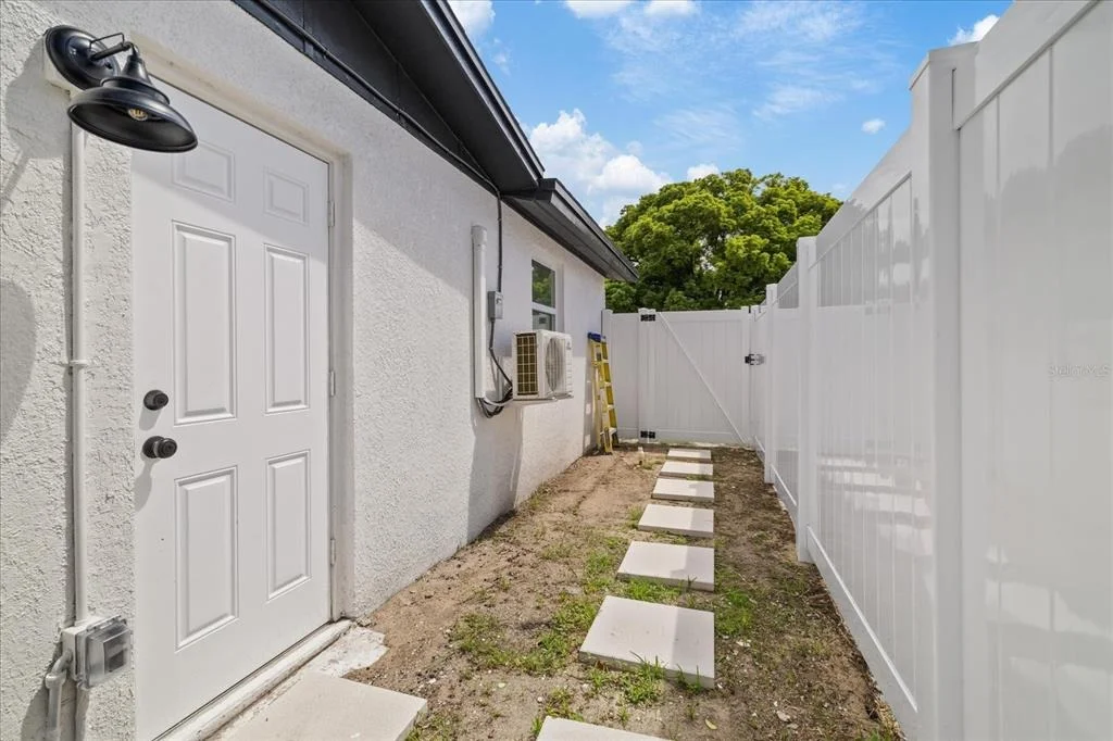 Photo of 2229 ROSELAWN DRIVE