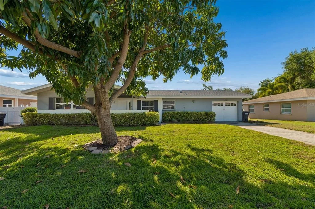 Photo of 1850 LOMBARDY DRIVE