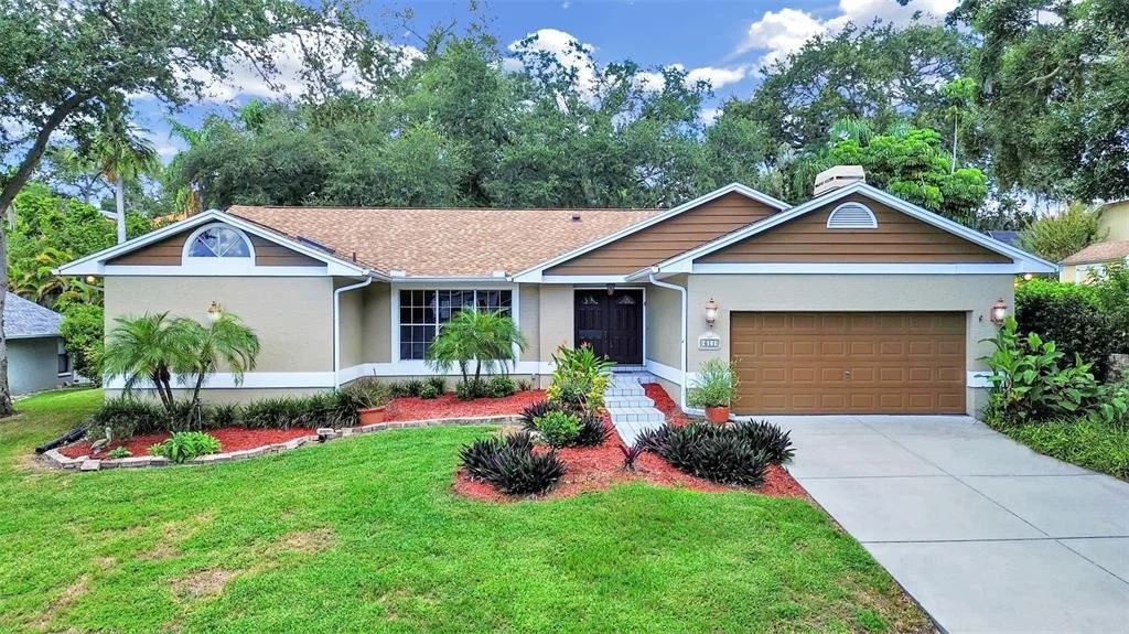 Photo of 611 TOMOKA DRIVE