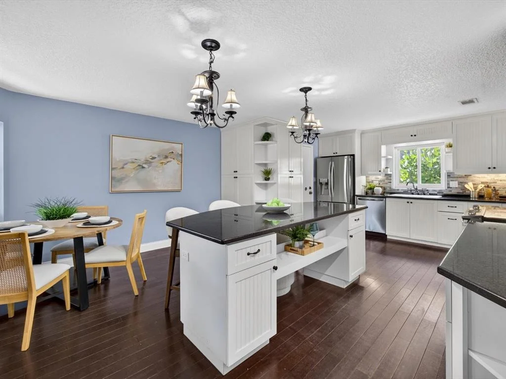 Photo of 333 CORNWALL ROAD