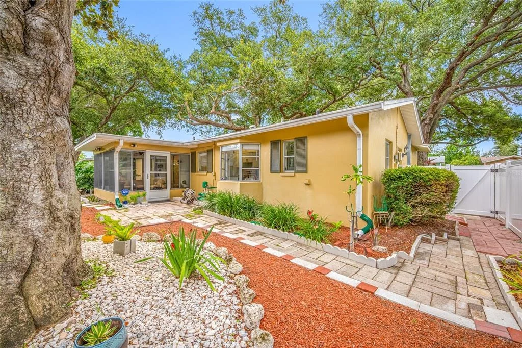 Photo of 2036 FOREST DRIVE