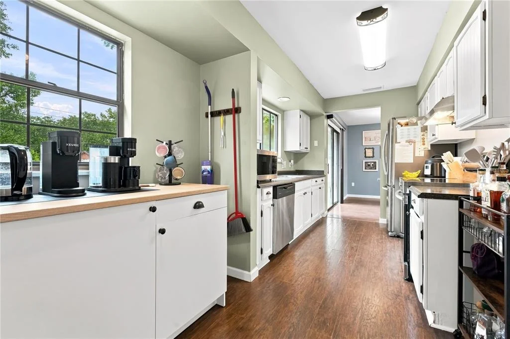 Photo of 2323 VIEW WAY