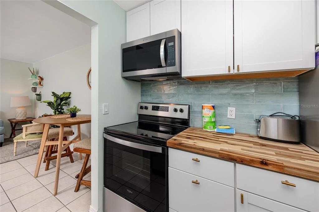 Photo of Unit H at 159 MEDALLION BOULEVARD