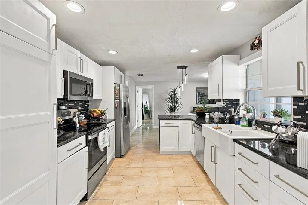 Photo of 1325 OAKCREST DRIVE