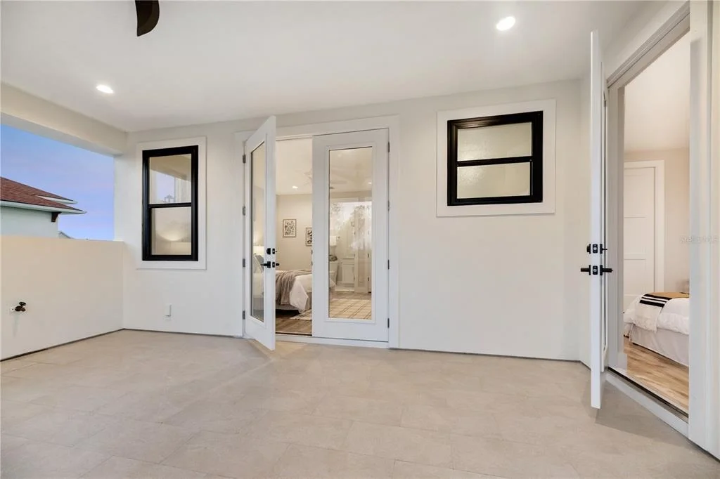 Photo of 2549 PALM AVENUE