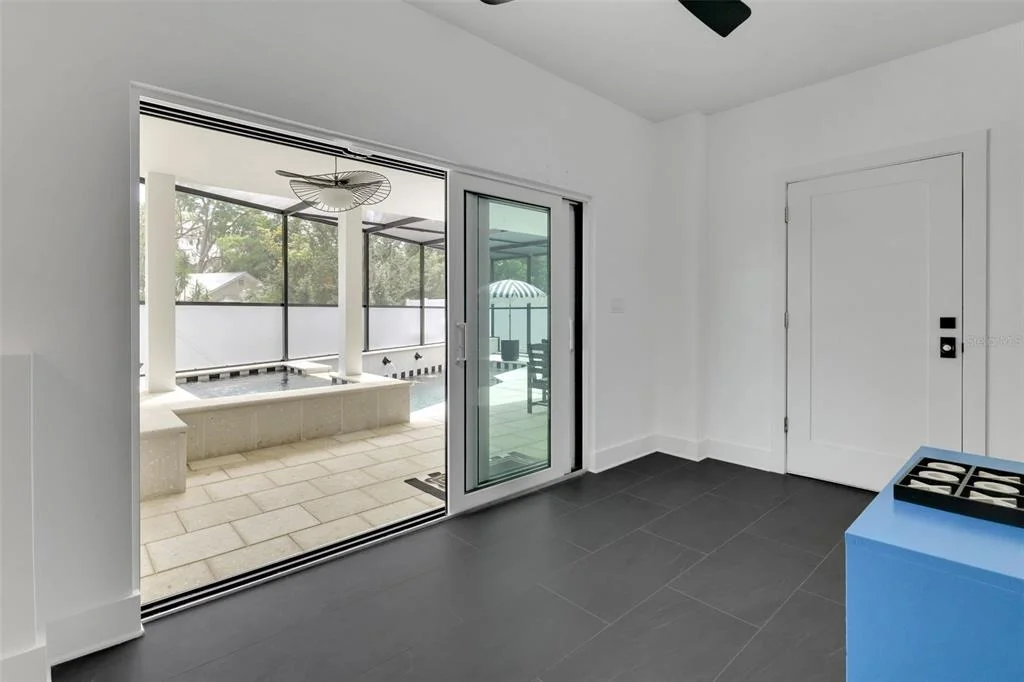 Photo of 39 E PARK AVENUE