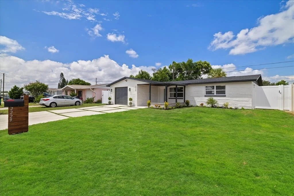 Photo of 2229 ROSELAWN DRIVE
