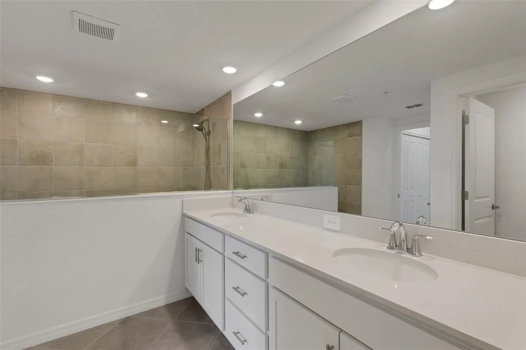 Photo of Unit 104 at 5624 SUMMIT POINTE CIRCLE