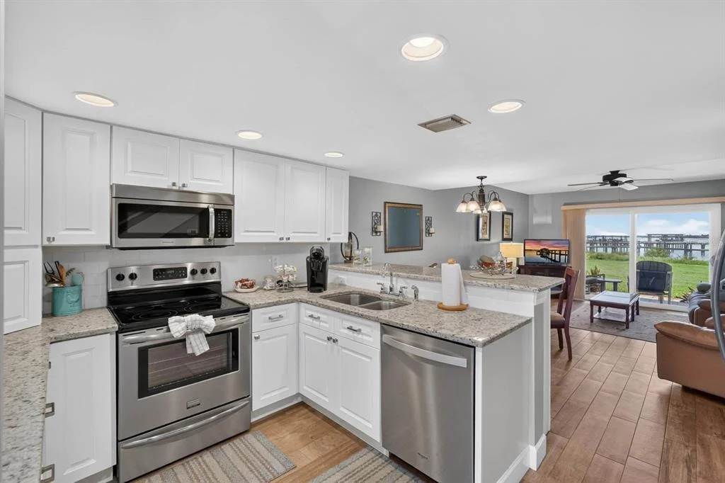 Photo of Unit B8 at 7265 A1A S