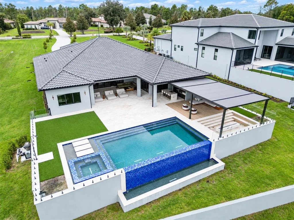 Photo of 15125 PENDIO DRIVE