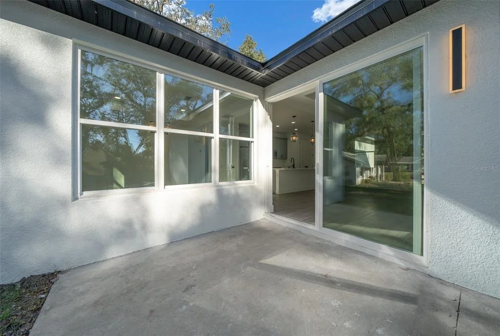 Photo of 4 OAK CIRCLE