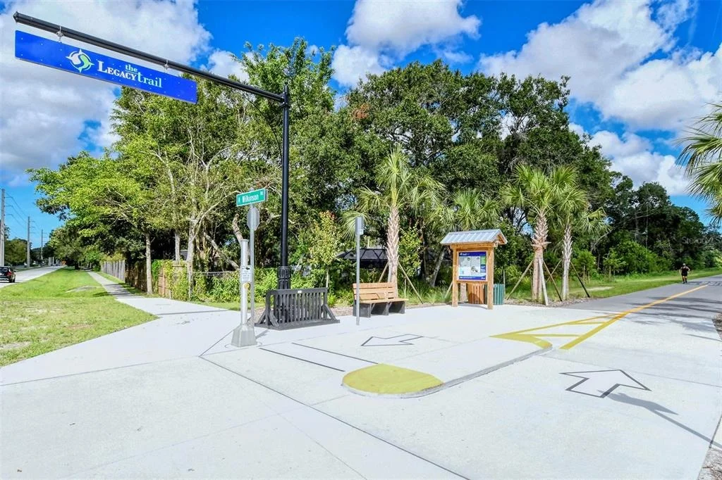 Photo of 335 PARK TRACE BOULEVARD
