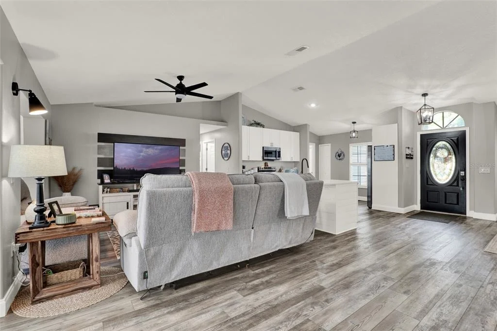 Photo of 341 PINE SHADOW LANE