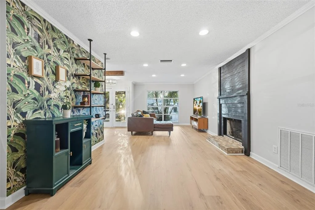 Photo of 9627 HIDDEN OAKS CIRCLE