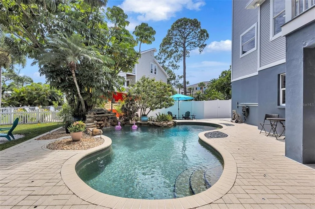 Photo of 760 SOUNDVIEW DRIVE