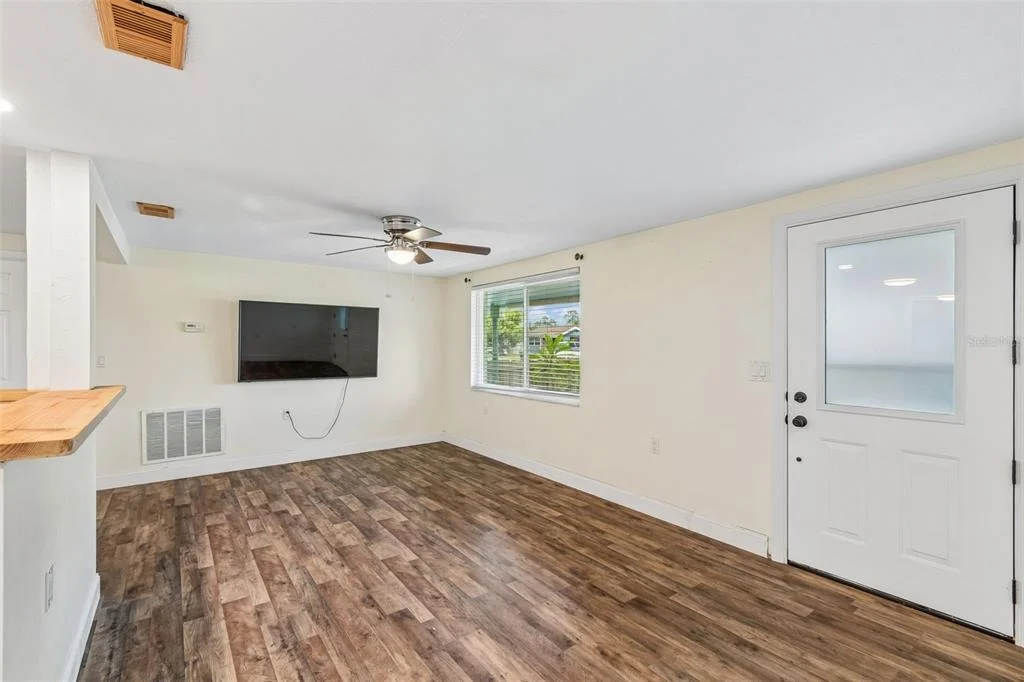 Photo of 1056 TAMARAC DRIVE