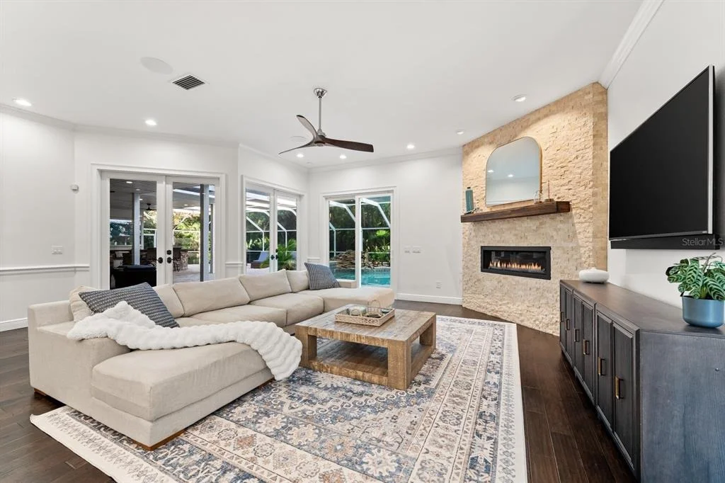 Photo of 6413 MACLAURIN DRIVE