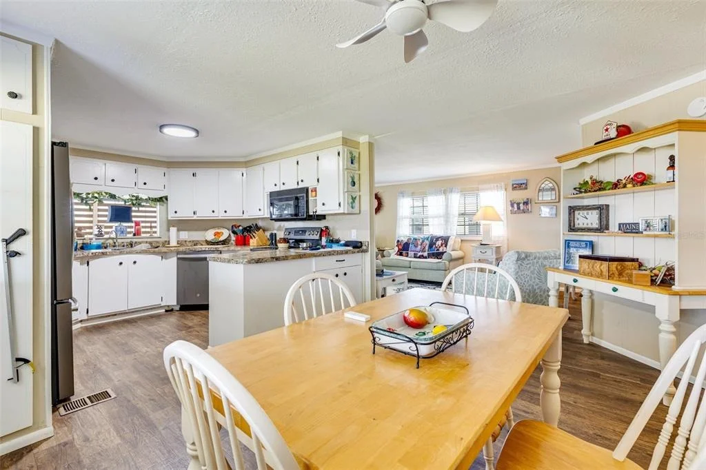 Photo of 412 VIVAR