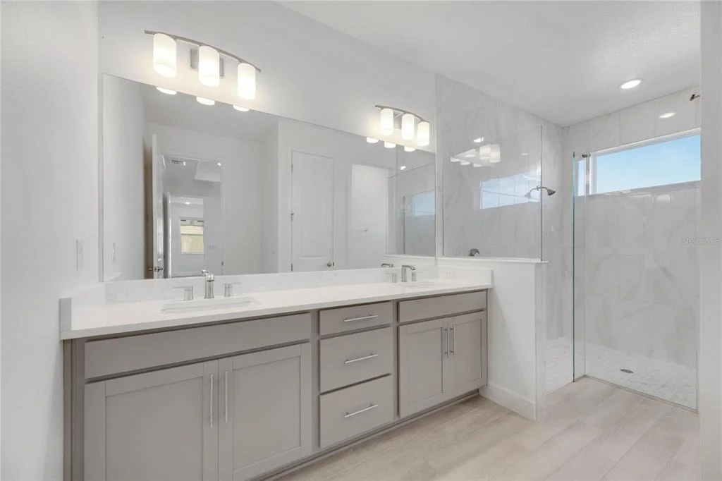 Photo of 923 SIGNET DRIVE