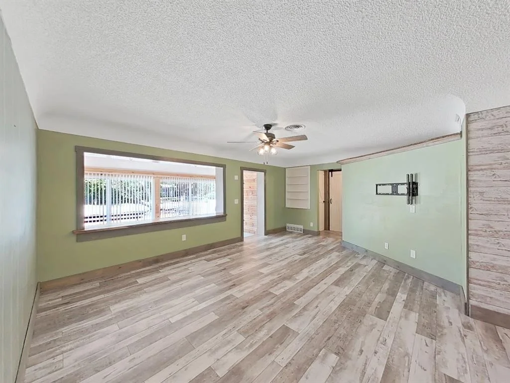 Photo of 5 N KEYSTONE DRIVE