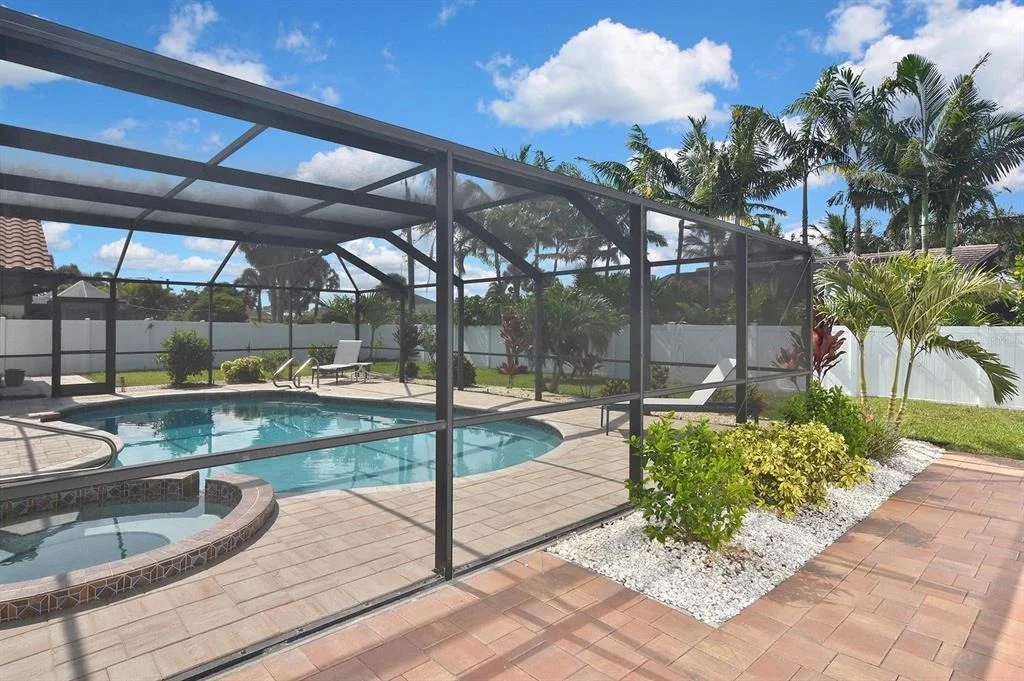 Photo of 429 DARLING DRIVE