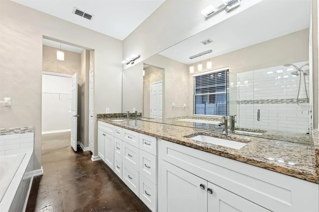 Photo of 1135 TOLUKE POINT