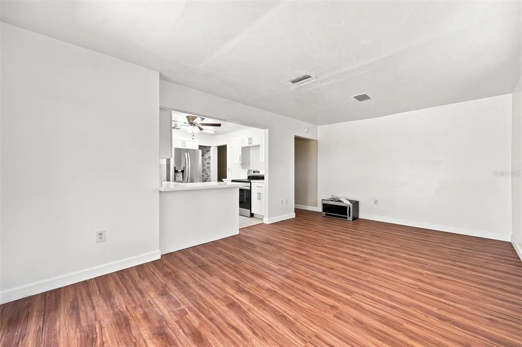 Photo of 352 LAKE ROAD