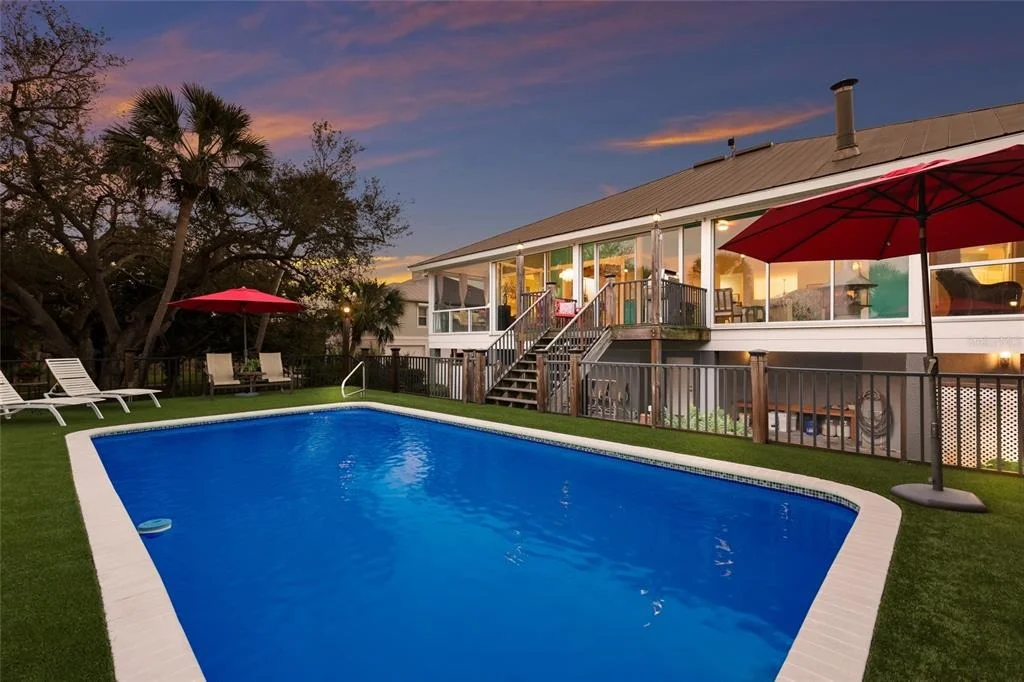 Photo of 10110 CREEKSIDE DRIVE