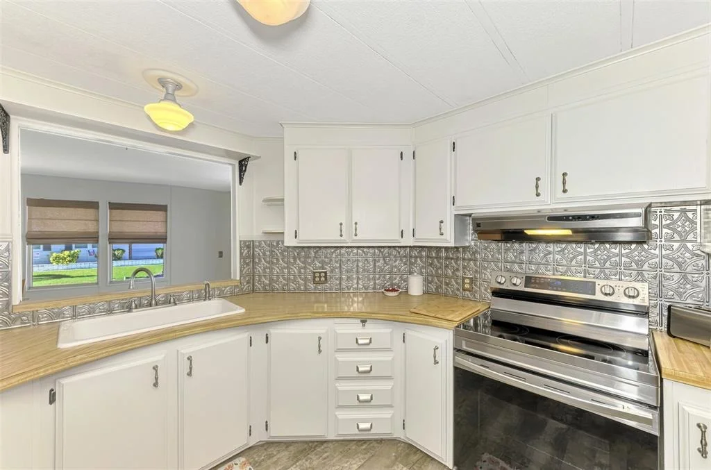 Photo of 49 COMPASS POINT
