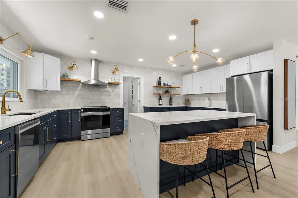 Photo of 730 BAY ESPLANADE
