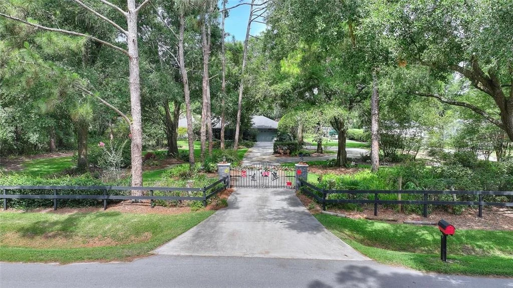 Photo of 7 LAKE ARROWHEAD DRIVE