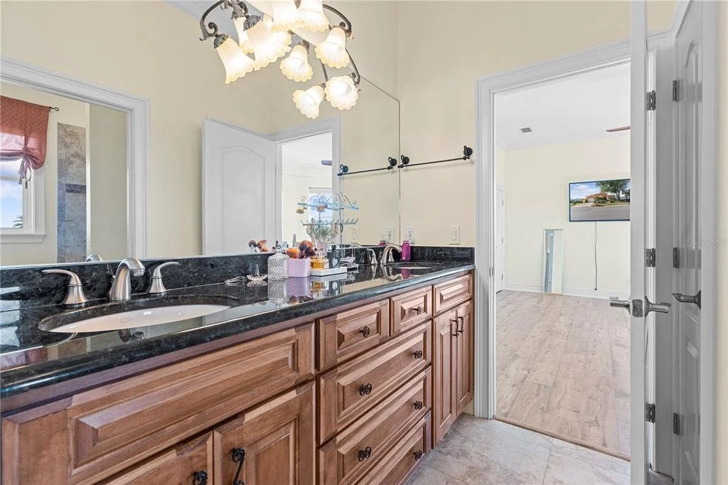 Photo of 3952 VERSAILLES DRIVE