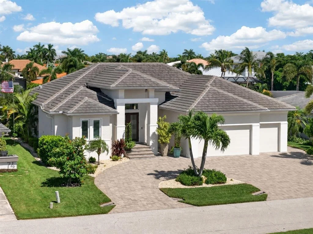 Photo of 76 HIBISCUS DRIVE