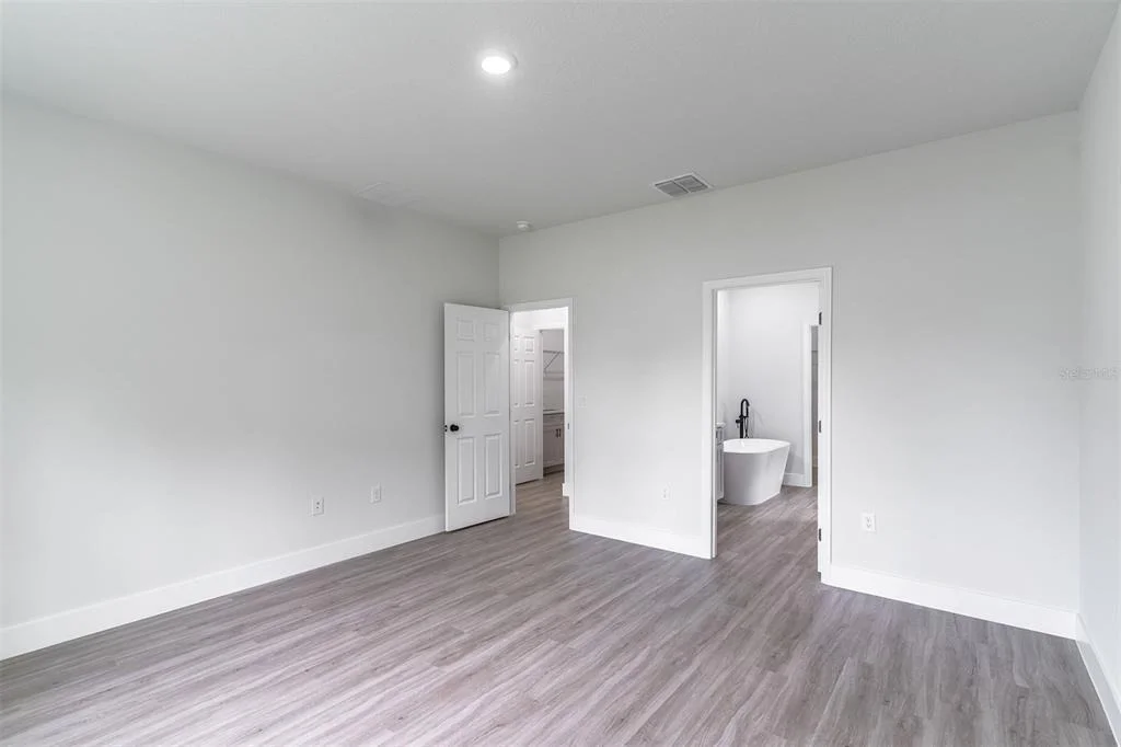 Photo of 983 PACE DRIVE NW
