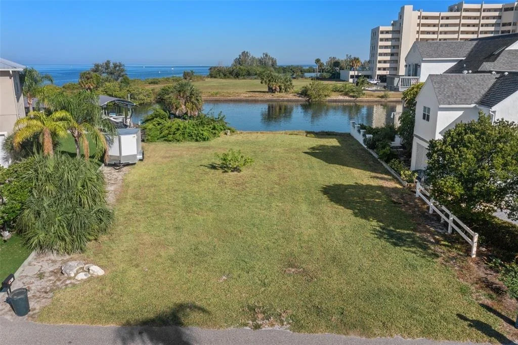Photo of 5889 BEVERLY DRIVE